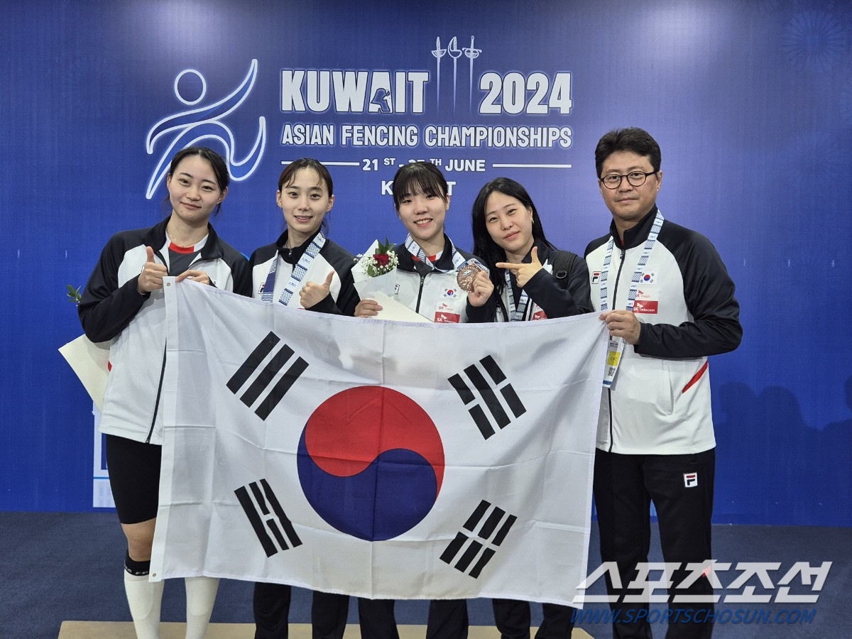 '女사브르 캡틴'윤지수,日세계챔피언에 1점차 석패 '빛나는 銀', 전하영…
