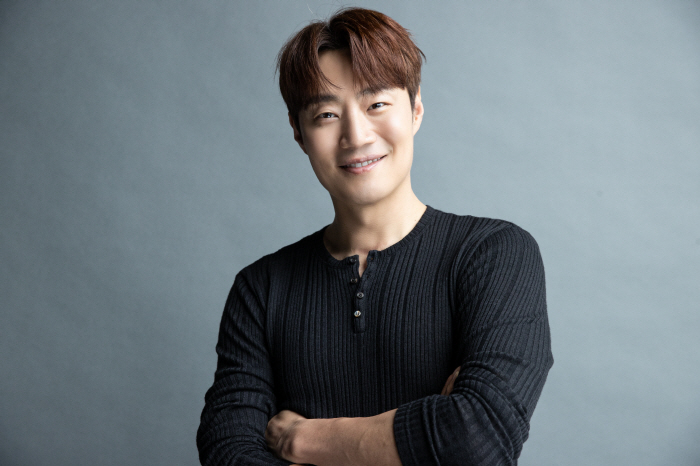 [SC인터뷰] "잘생긴 내 외모, 웃길까 걱정"…'핸섬가이즈' 이희준, …