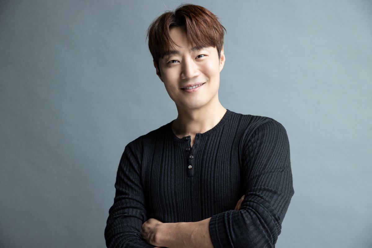 [SC인터뷰] "잘생긴 내 외모, 웃길까 걱정"…'핸섬가이즈' 이희준, …
