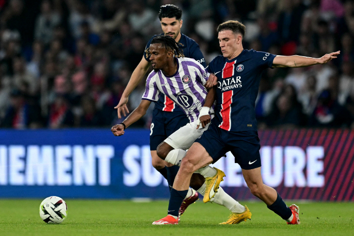 맨유 굴욕, 입찰부터 거절당했다…PSG '극찬 받은 2001년생 새 얼굴…