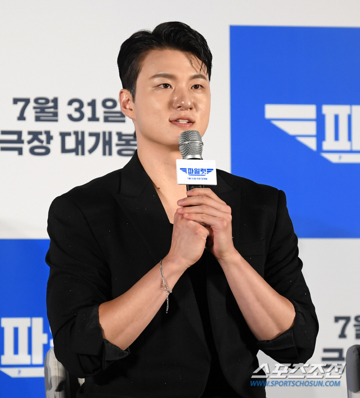 '파일럿' 신승호 "조정석 여장, 솔직히 너무 충격적"