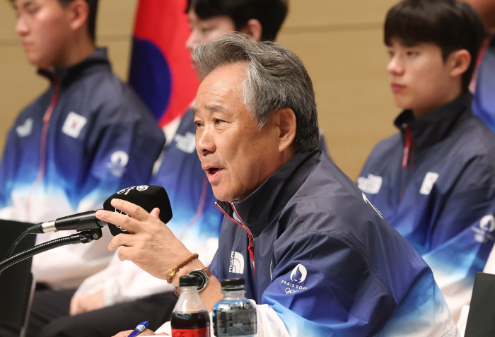 파리올림픽 D-30 기자회견中 이기흥 체육회장 격노"문체부,국정농단 때 …