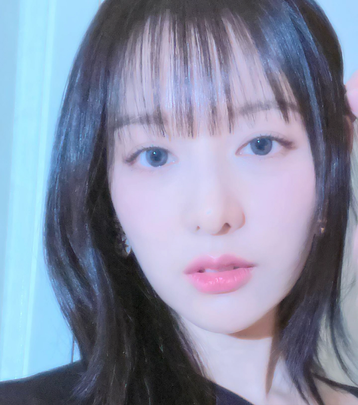 [SCin스타] 도도한 눈매-고혹한 분위기! 김지원의 매혹 셀카