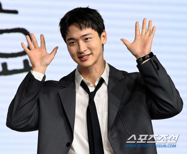 [단독] '경찰' 장동윤, '연쇄살인마' 고현정 子된다..'사마귀' 주인…