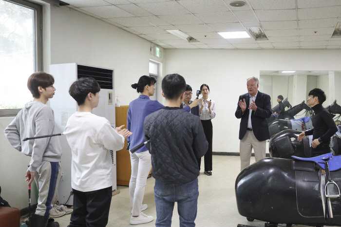 [경마]한국마사회 서울경마장 신인기수 역량강화 교육 시행