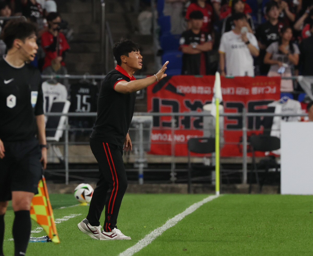 일류첸코에 즉각 사과+버스 발언. K리그 최고 명장 FC 서울 김기동 매…