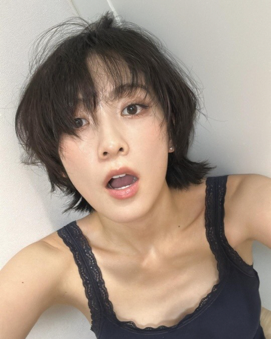"짧은머리 소환"…이연희·김태리·강지영, 매력적인 '잘생쁨' 언니들 [S…