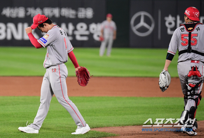 '19이닝 무자책' 윤영철마저 무너졌다! 4회 못채우고 교체…거인공포증 …