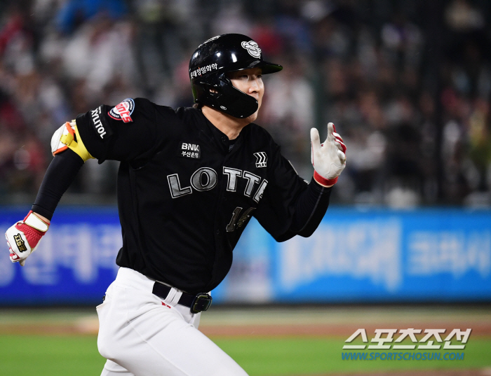 여름은 롯데의 계절? KIA 잡고 4연승 질주! 박세웅 6승 역투→최항 …