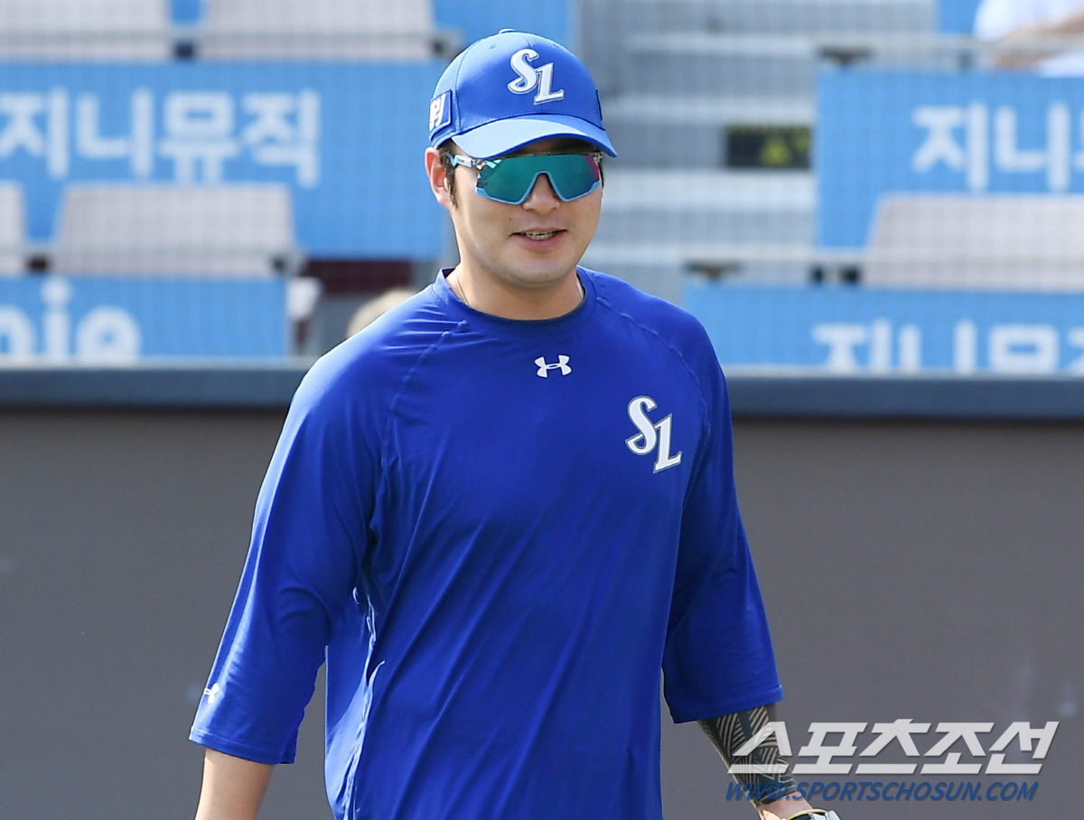 '박병호 찍자' 카메라 총출동에 깜짝 놀란 감독 "이겨내야지"[수원 현장…
