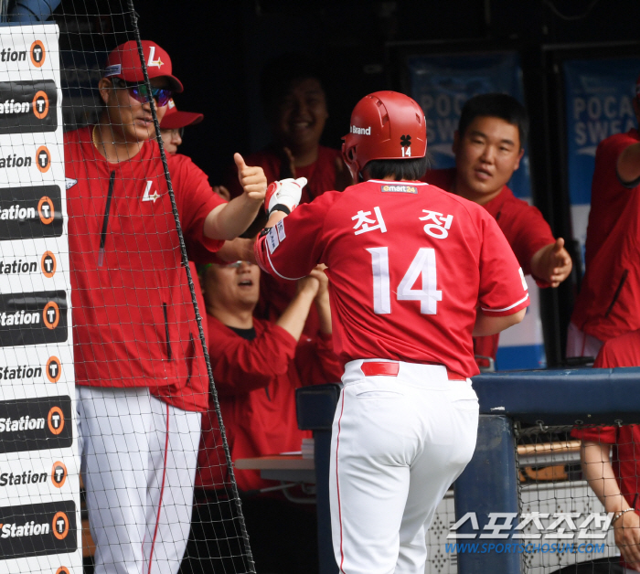 '비 온대서 빨리 쳤어요' 2회까지 홈런 3방...SSG, 두산에 7회 …