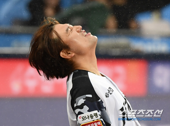 망연자실 구자욱vs파안대소 김상수, 4말 7-1 우천 취소에 극명하게 엇…