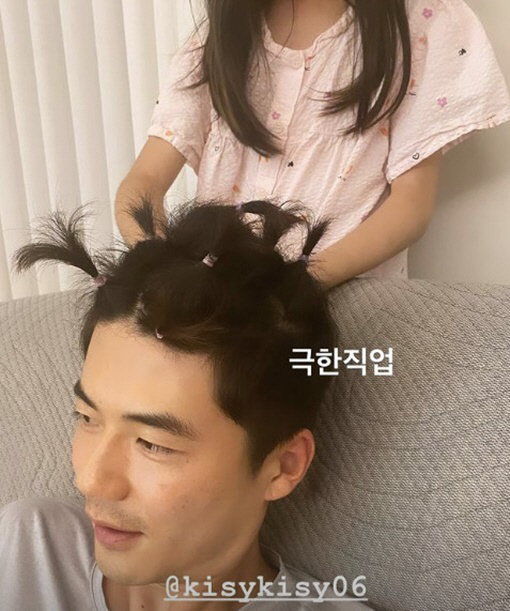 한혜진, 딸과 놀아주는 ♥기성용에 "아빠는 극한직업" 폭소