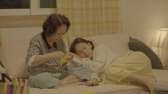 이효리, 엄마 위해 한 달간 그린 그림 공개…7월 특별 전시회 오픈(여행…
