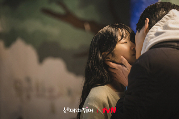 "변우석♥김혜윤 진짜 사귀나? 찍다 울컥" '선업튀' 촬영감독 꼽은 베스…