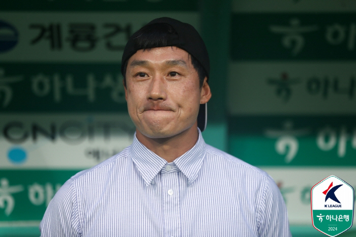 [현장인터뷰]'엄지성 완전 제외' 이정효 감독 "떠나는 자와 남는 선수 …