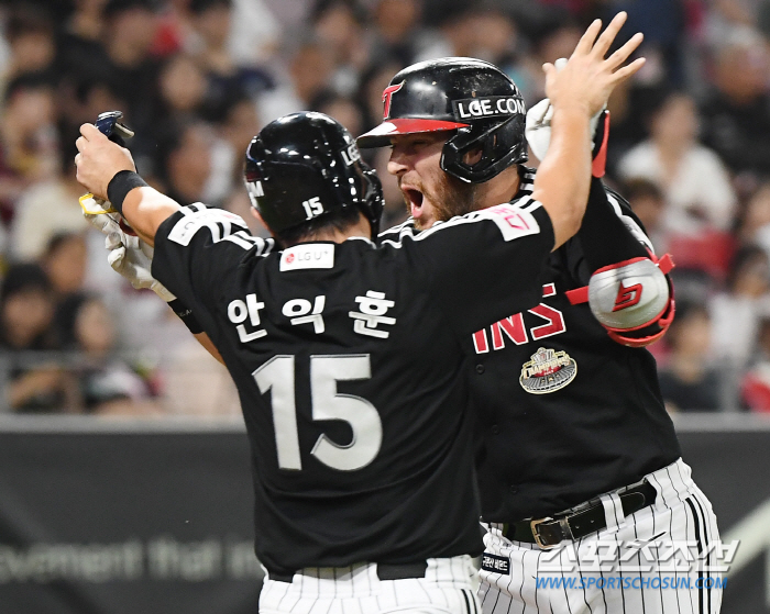 '1:1→9:1→9:6' 막장 드라마 속 LG, 삼성 제치고 2위 탈환.…