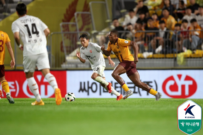 [현장리뷰]'이적설 엄지성 완전 제외→가브리엘 결승골' 광주FC, 제주 …