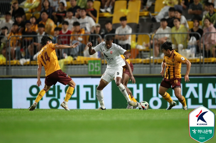[현장리뷰]'이적설 엄지성 완전 제외→가브리엘 결승골' 광주FC, 제주 …