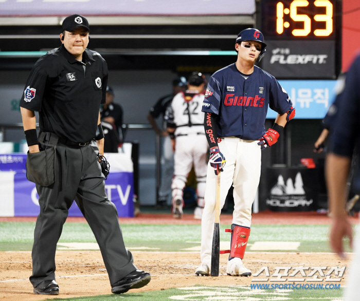 "심판 부담도 덜어준다." 체크스윙 오심에 두번 운 염갈량 비디오판독 포…