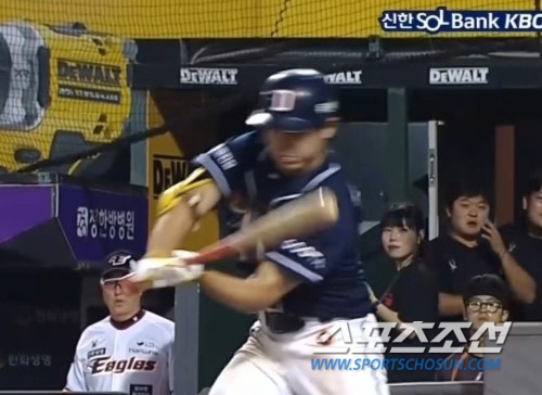 "심판 부담도 덜어준다." 체크스윙 오심에 두번 운 염갈량 비디오판독 포…