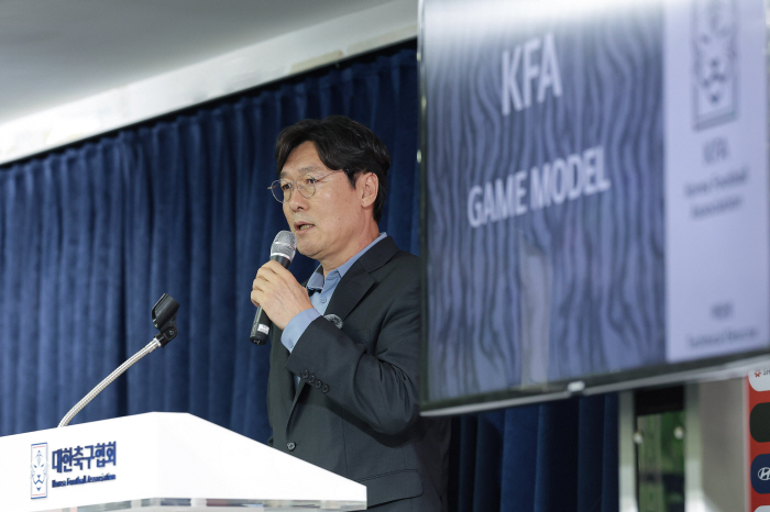 "클린스만 학습 효과 없어?" 'KFA 전무 출신' 홍명보 감독 작심 발…