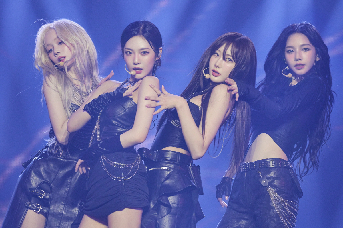 에스파, 대세 드라마 완성한 단독콘…월드투어 본격 스타트