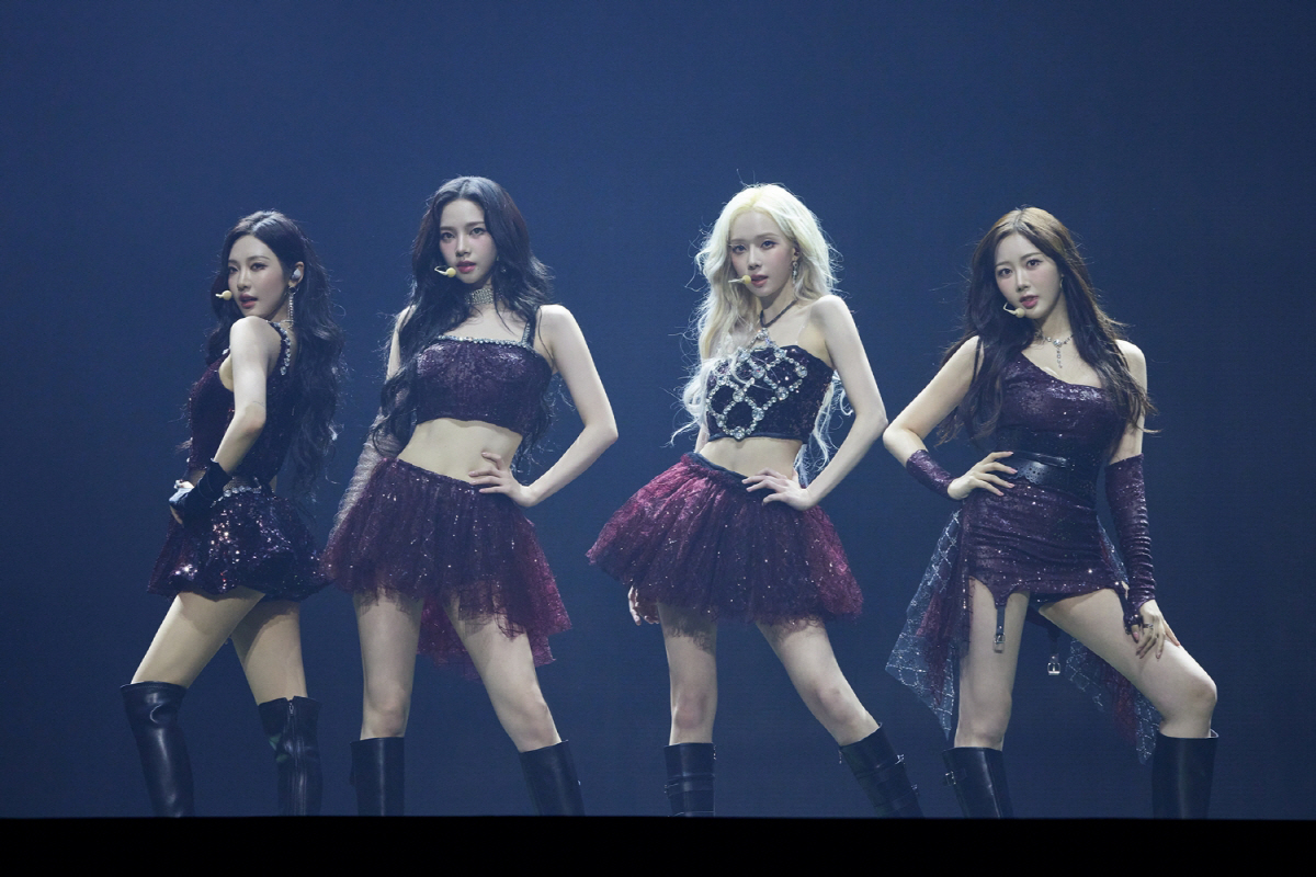 에스파, 대세 드라마 완성한 단독콘…월드투어 본격 스타트