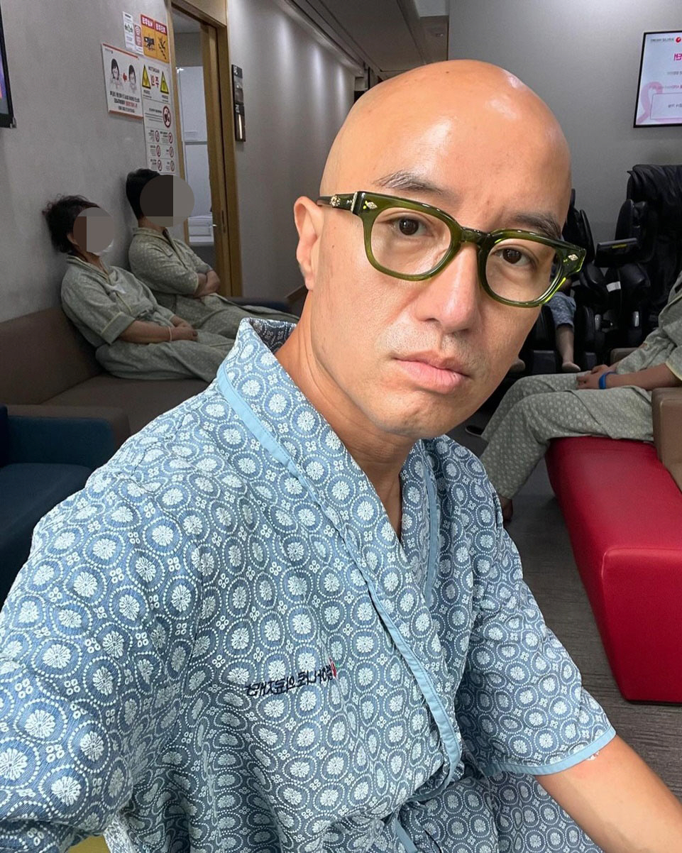 '폐 염증 재발' 홍석천, 건강검진 위해 병원行 "부디 아프지 않길"