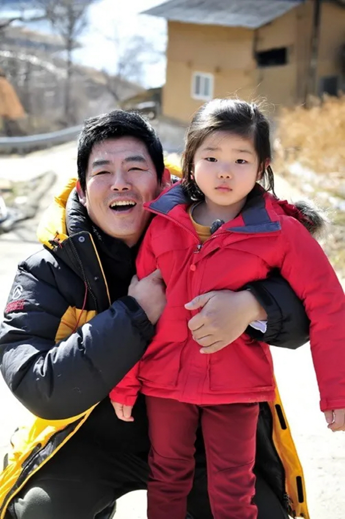 [SC이슈] "짜파구리 먹방 꼬마가 美명문대에"…윤후→성빈, 랜선 이모·…