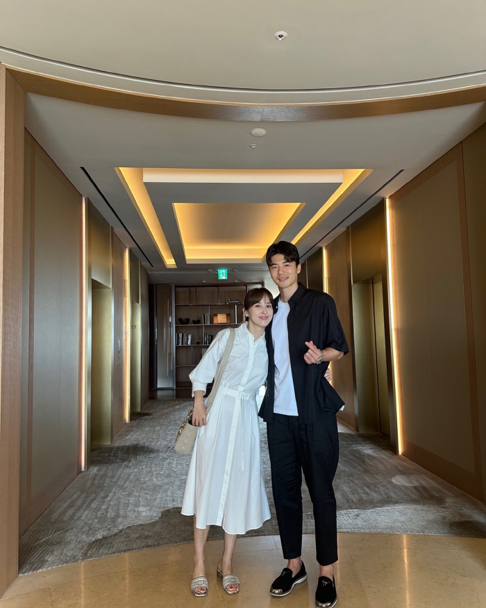 [SCin스타] 벌써 결혼 11년 차! 방부제 미모 뽐낸 기성용♥한혜진