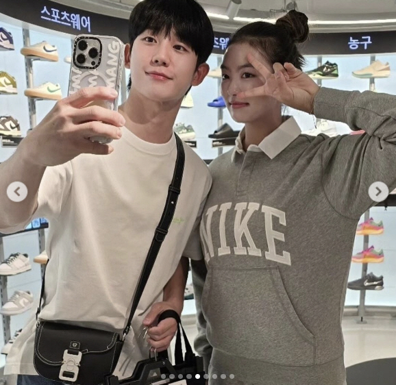 이동국 좋겠네..둘째 딸 재아도 모델 전향 '정해인X류준열과 투샷'