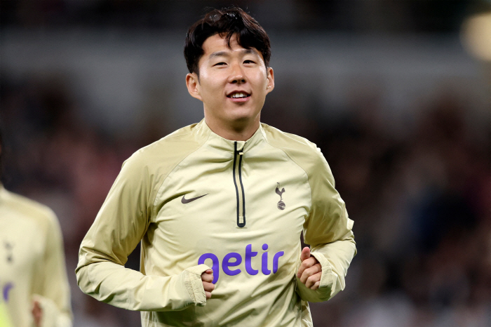 "지난 9년 동안의 기여에 보상"...토트넘, 연장 옵션은 연막작전?..…