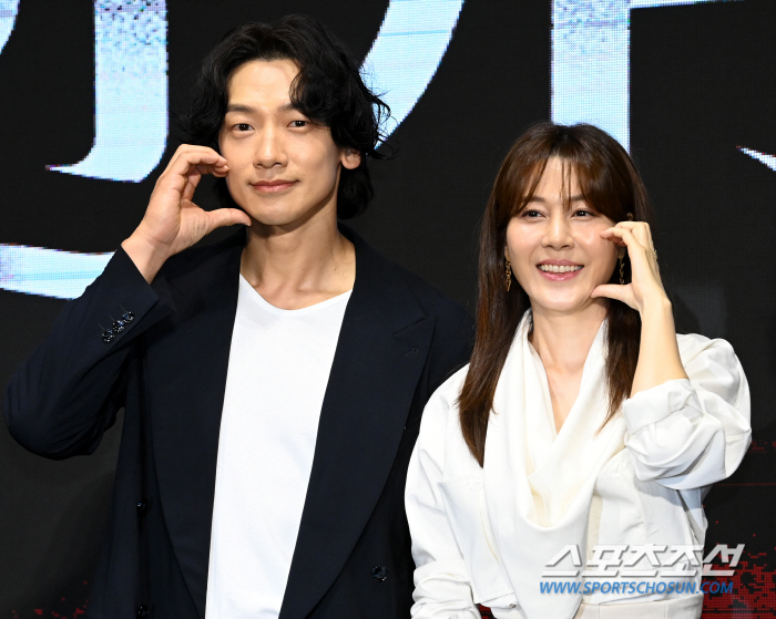 '화인가' 김하늘·정지훈 "첫 OTT 작품, 자신…올해 디즈니+서 가장 …