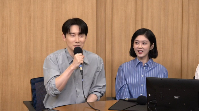 '컬투쇼' 김준한 "'응급실' 부른 이지 드러머 출신...연기 재미있을 …