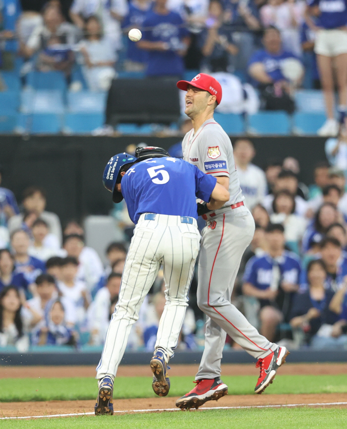 "대체 왜..." 서건창도 놀랐다, 김도영은 왜 1루로 공을 던졌을까[대…
