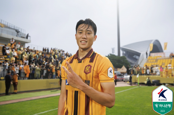 '벌써 100경기' 스트라이커→센터백 도전, 광주FC 허율 "성장하는 단…