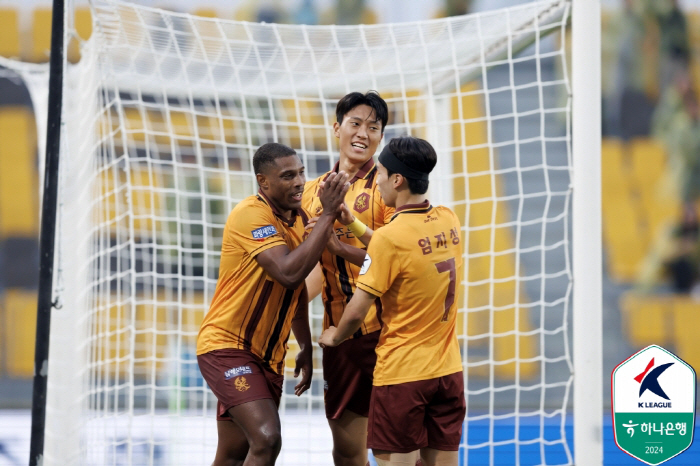 '벌써 100경기' 스트라이커→센터백 도전, 광주FC 허율 "성장하는 단…