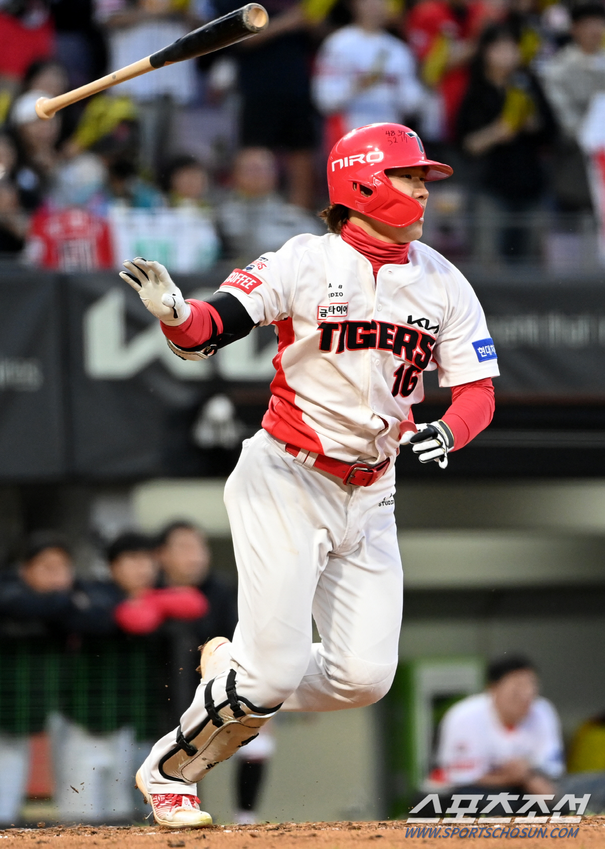 '0:4→4:4→9:5' 이것이 선두의 힘! KIA 연장 혈투 끝 삼성 …