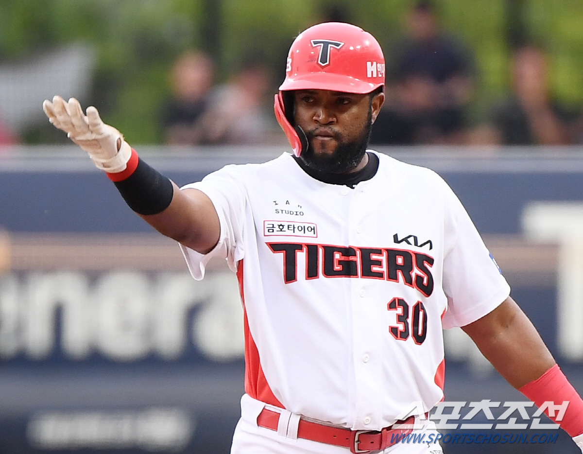 '0:4→4:4→9:5' 이것이 선두의 힘! KIA 연장 혈투 끝 삼성 …