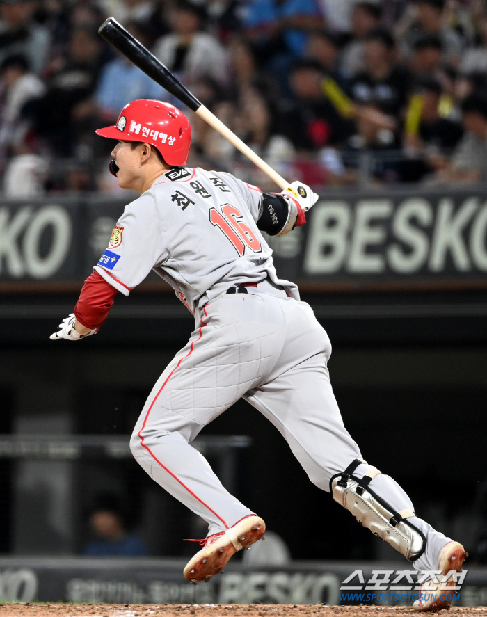 '0:4→4:4→9:5' 이것이 선두의 힘! KIA 연장 혈투 끝 삼성 …