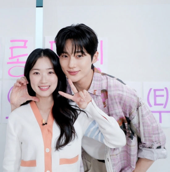 '수범이들' 애정ing…변우석♥김혜윤 출연 '살롱드립2' 1000만 뷰 …