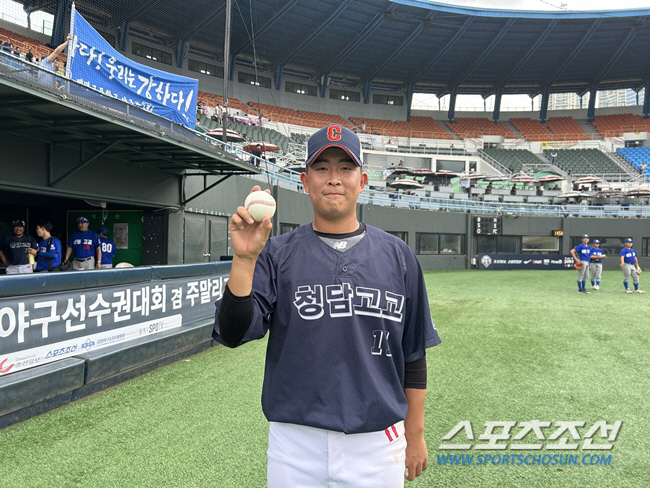 '투구수 제한 속 기적' 청담고 강병현, 청룡기 감격의 105구 완봉승[…