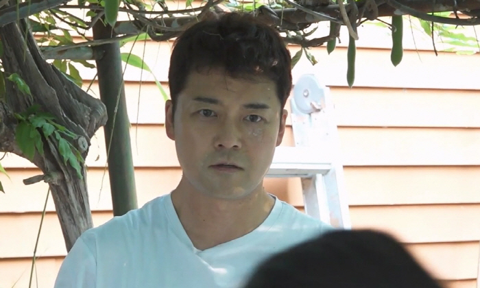 전현무x박나래, 상의 훌러덩 벗었다…남녀 성별 뛰어넘는 등목('나혼산')