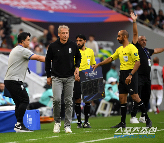 ‘최악 사령탑’ 클린스만에게 한국 여론은 듣기 싫은 소음...사우스게이트…