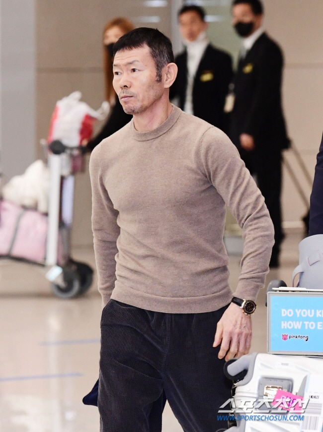 "우린 진심 알아, 손웅정 감독 선처해 달라" 'SON축구아카데미' 학부…