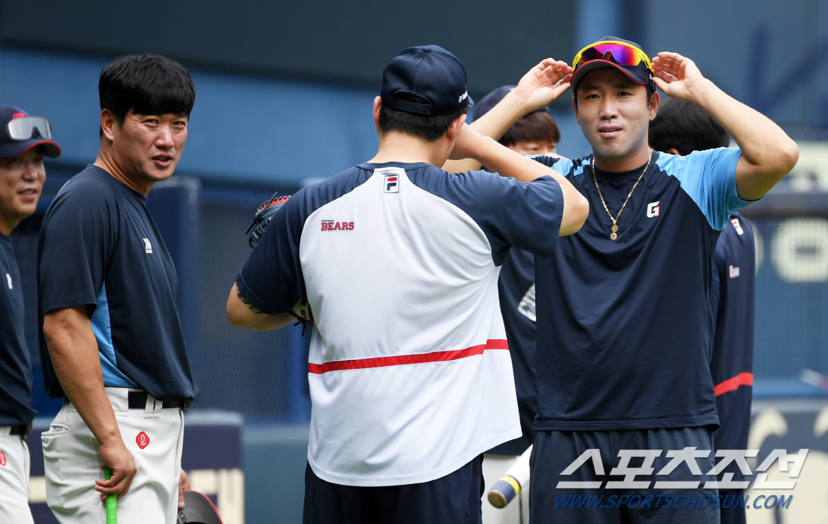 '양의지 어제 너무 한거 아니야' 만루포 치고 다음날 윤동희 사인받으러 …