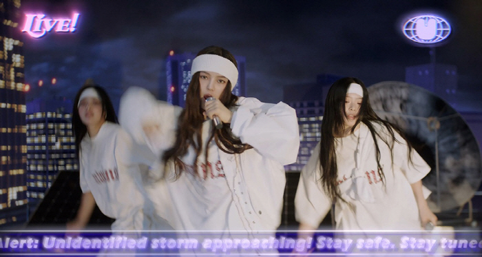 "이번엔 한국어 버전" 뉴진스 ‘Supernatural’ MV Part.…