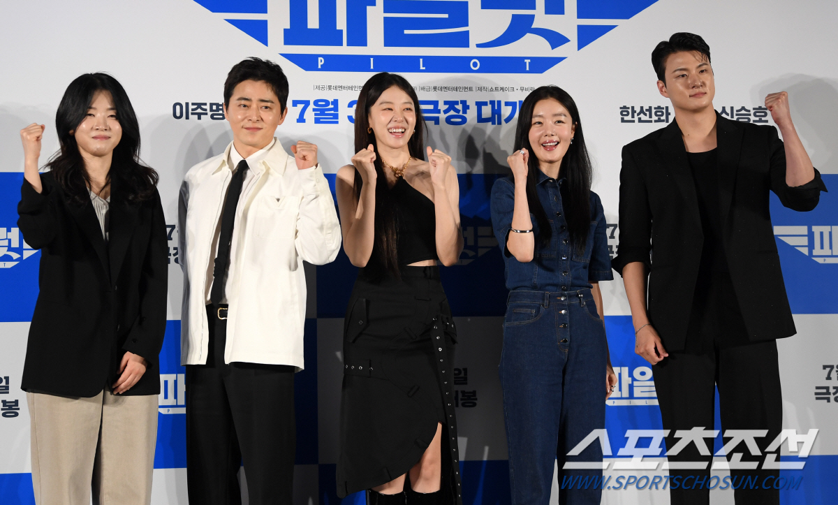 [공식] '파일럿' 조정석→한선화·신승호, 개봉 전 무대인사 뜬다…웃음 …