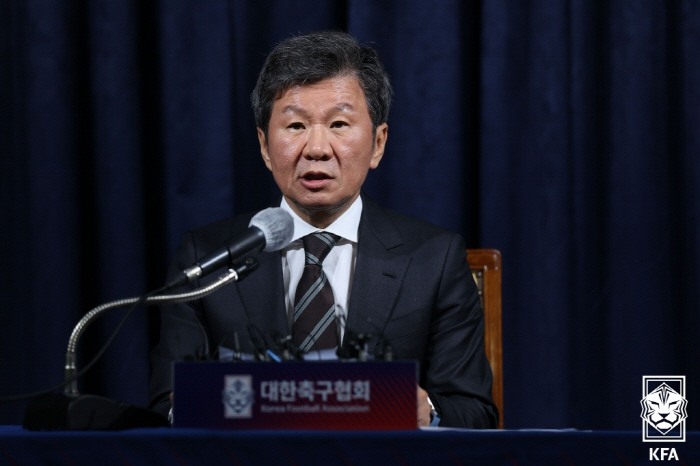 정몽규 KFA 회장, '6개월째 공석 논란' 사령탑 선임에 입장 표명 "…